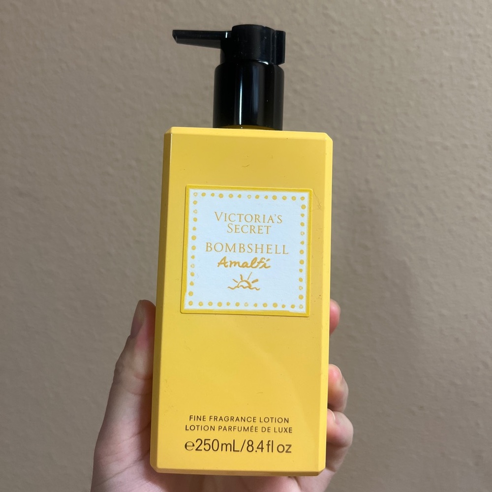 Victoria's Secret Bombshell Amalfi Body Lotion